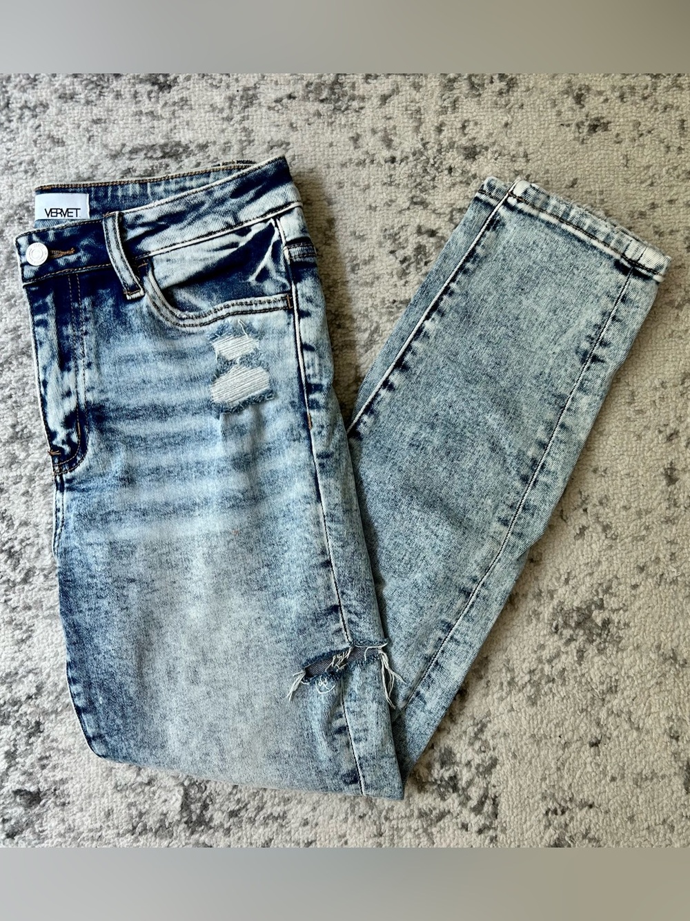 Vervet Women's Light Blue Distressed Skinny Jeans